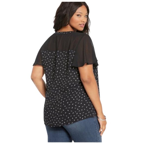 Torrid Chiffon Flutter Short Sleeve V-Neck Blouse - Picture 2 of 9